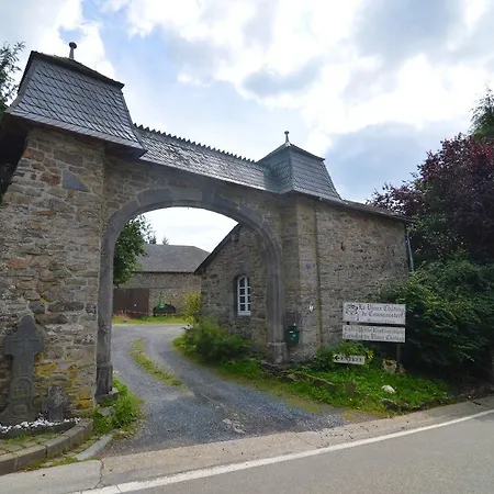 La Cour Du Vieux Chateau Vielsalm